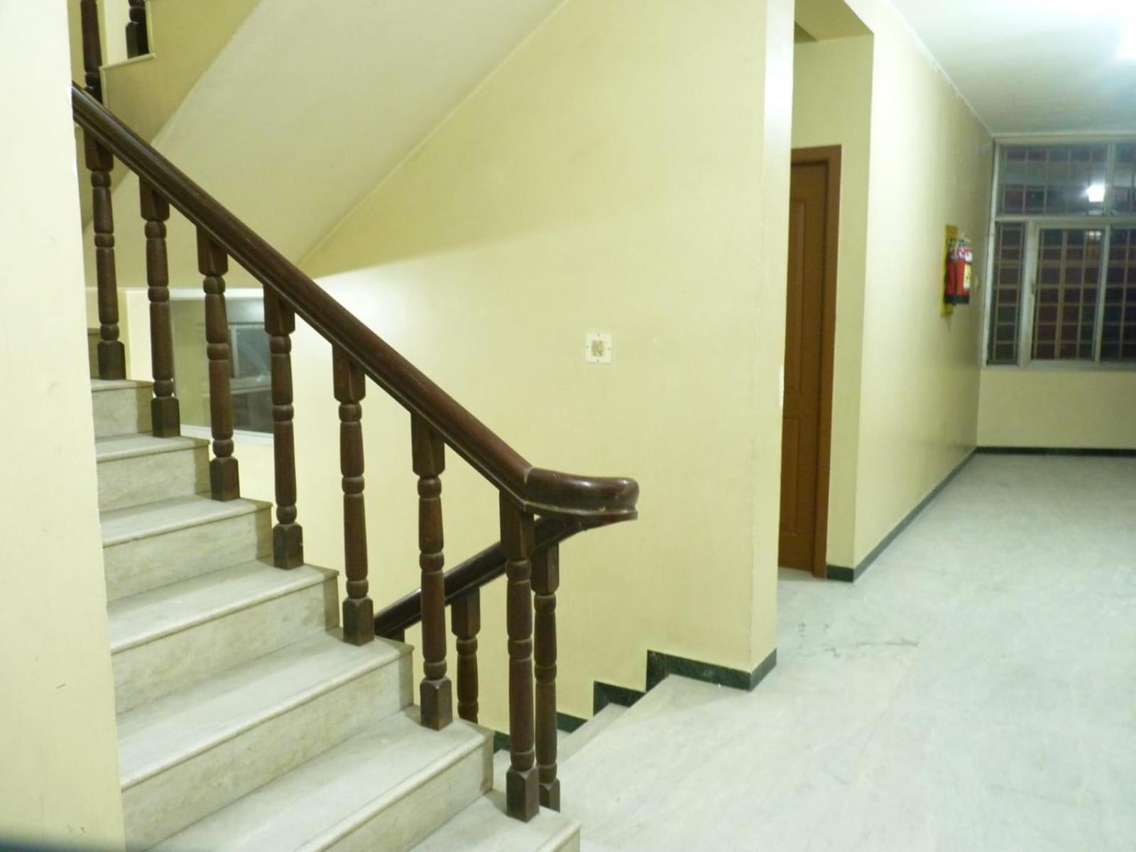 Nanda Lodge Mettuppalaiyam  Bagian luar foto