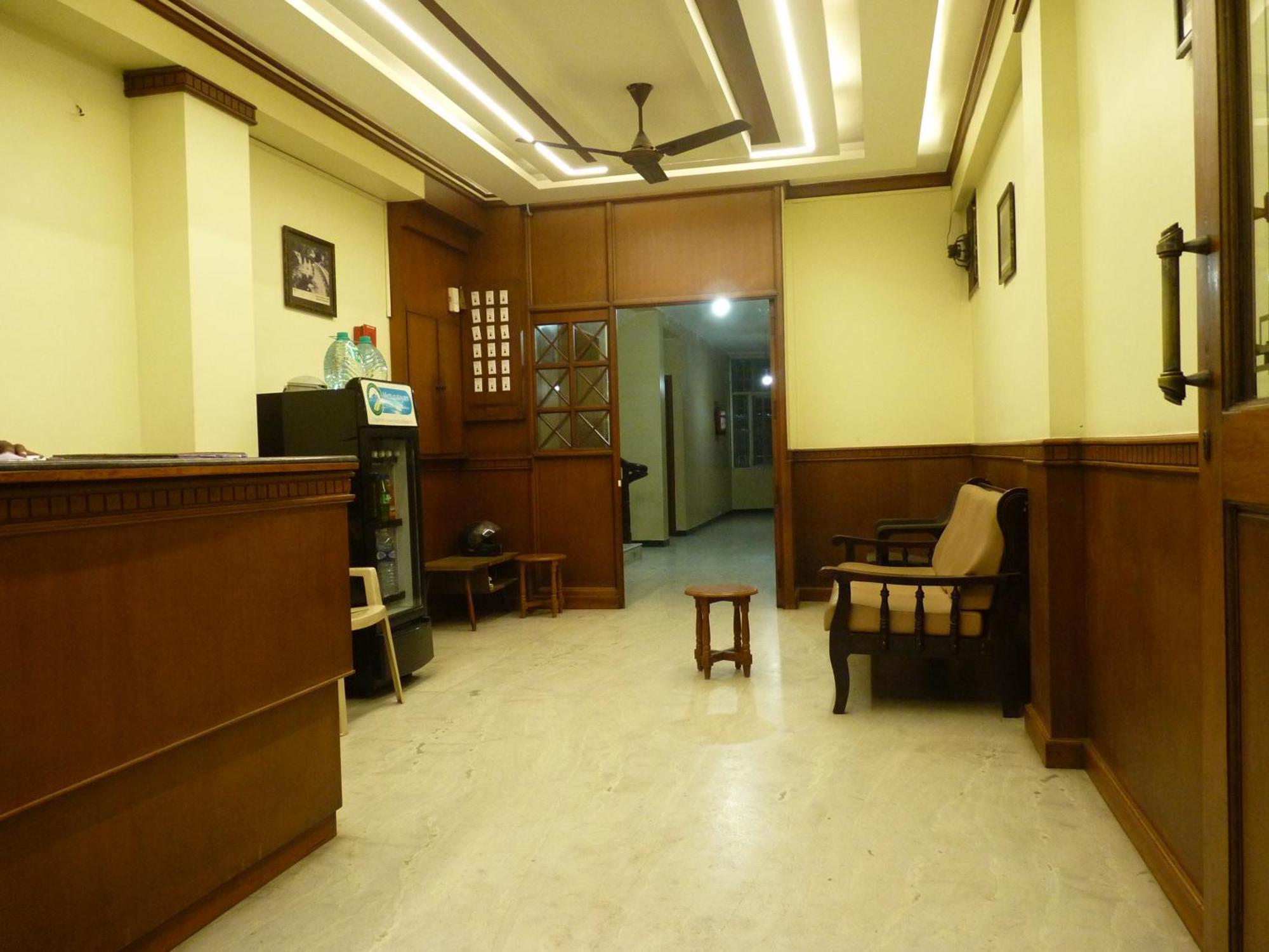 Nanda Lodge Mettuppalaiyam  Bagian luar foto