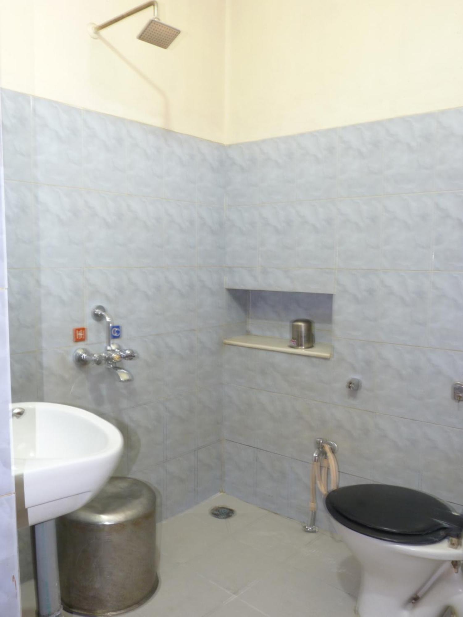 Nanda Lodge Mettuppalaiyam  Bagian luar foto